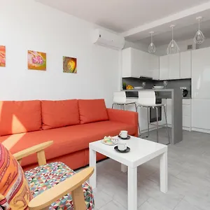 Chlodna With A View Wola By Renters Apartament