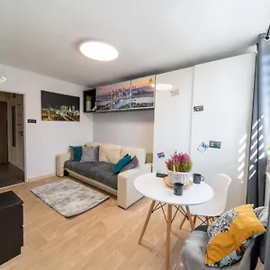 Metro Lux Apartament