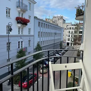 11 Apartament